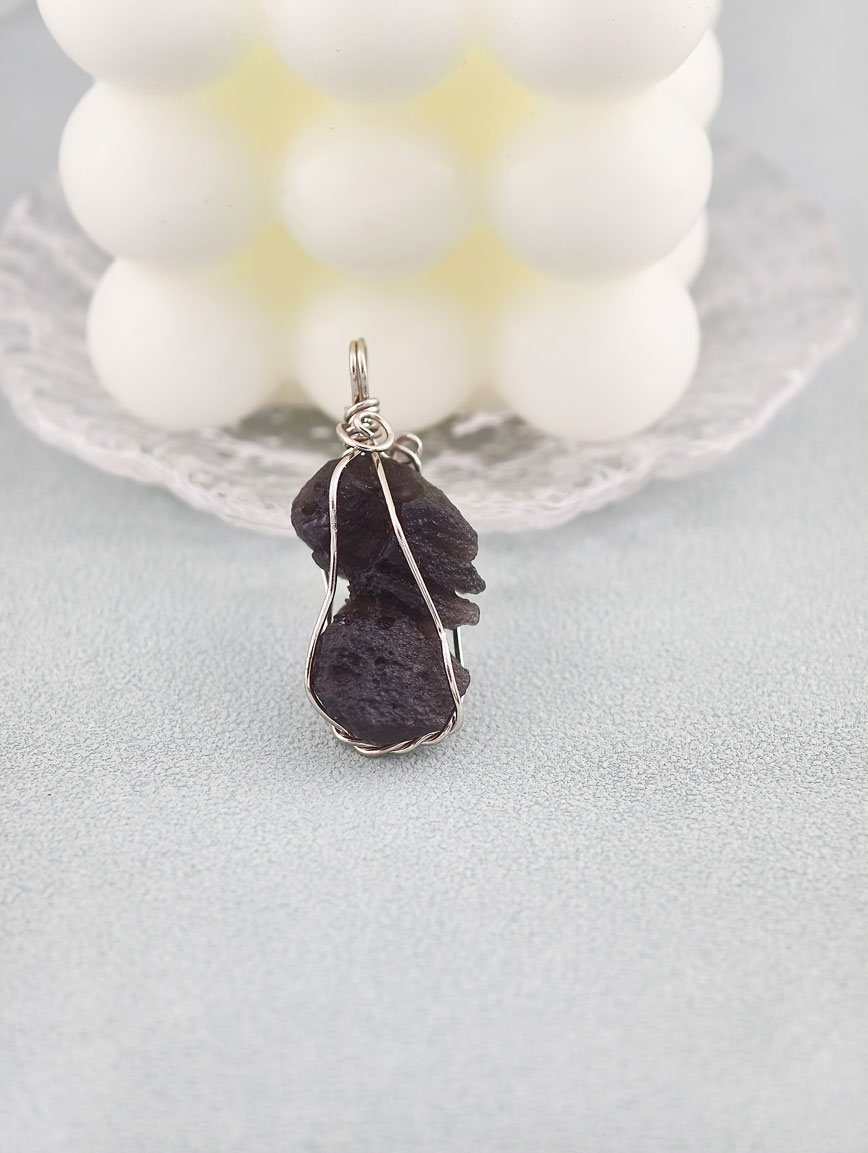 Natural Moldavite Simple Style Pendant image