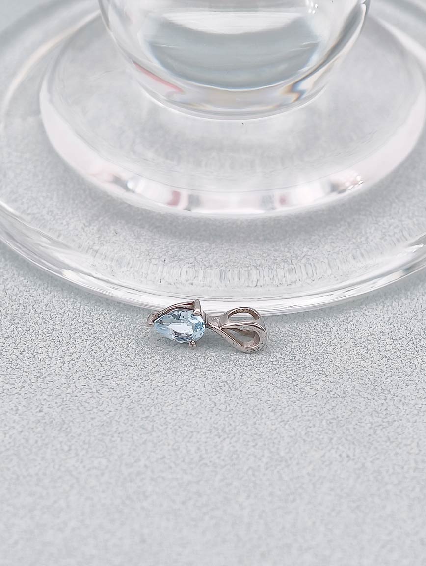 Natural Blue Topaz Simple Style Pendant