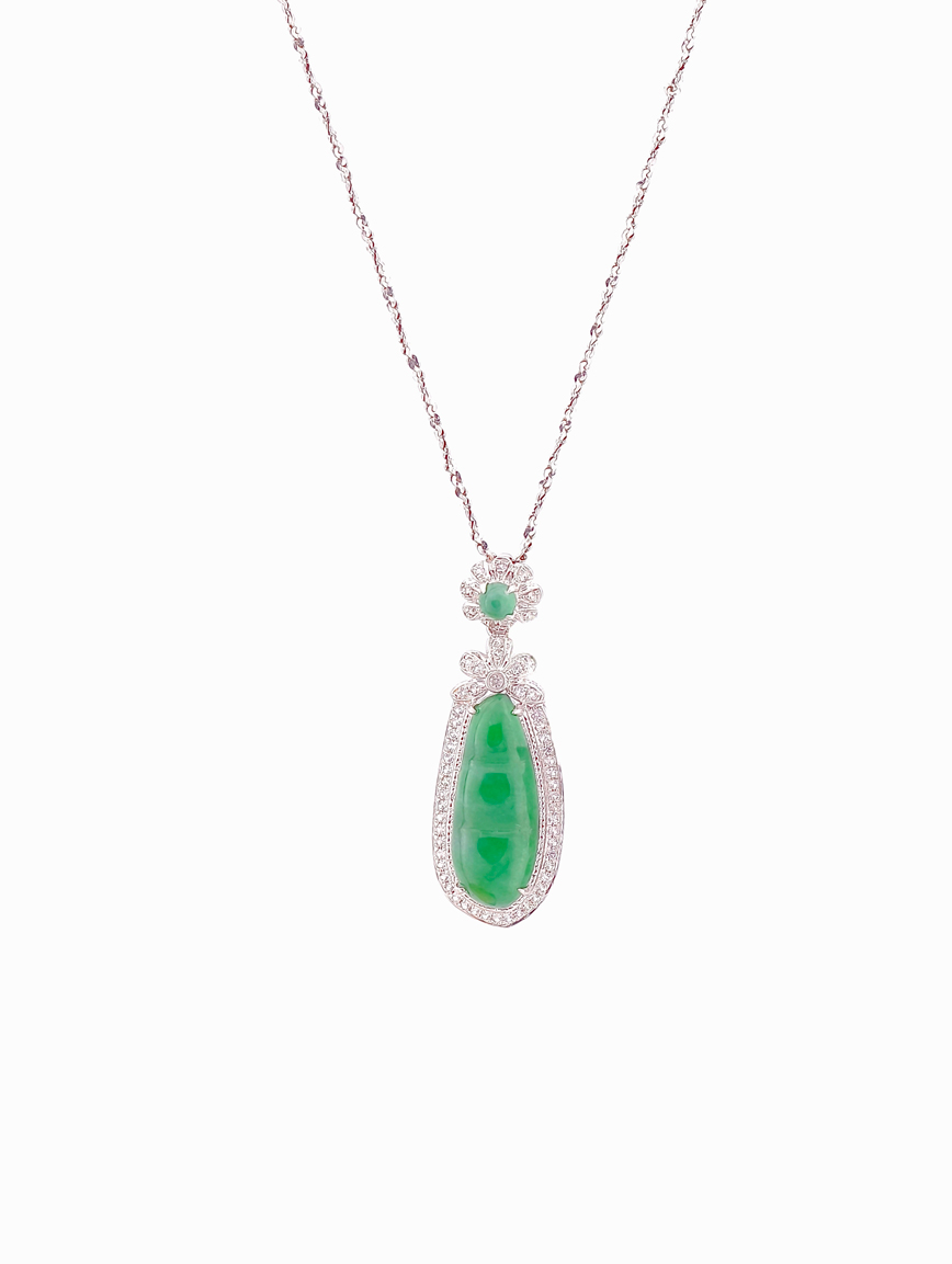 18K Gold Natural Jadeite Green Beans Pendant